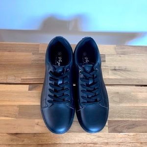 Never worn - Vepose Women's 8012 Lace Up Classic